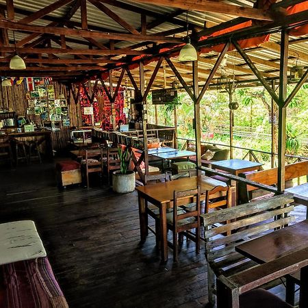 Hostel Plinio Manuel Antonio Bagian luar foto