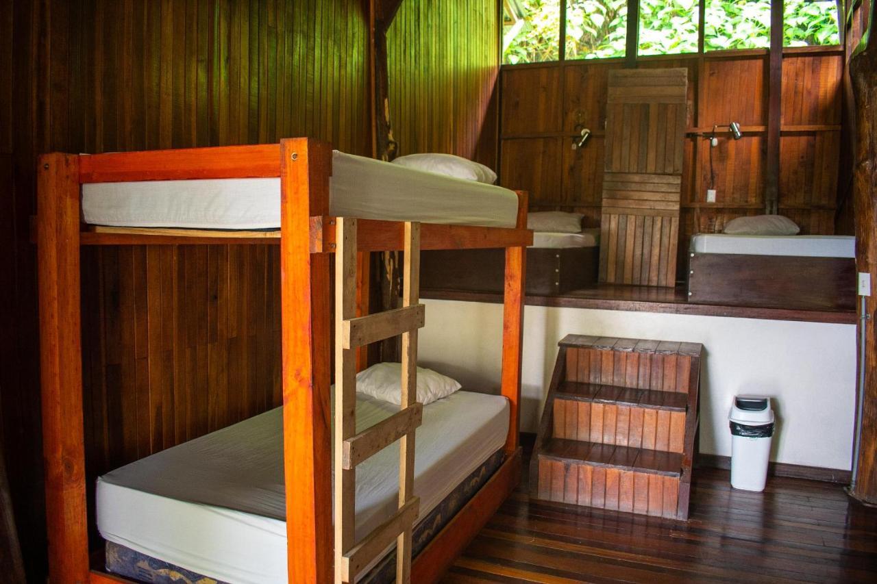 Hostel Plinio Manuel Antonio Bagian luar foto