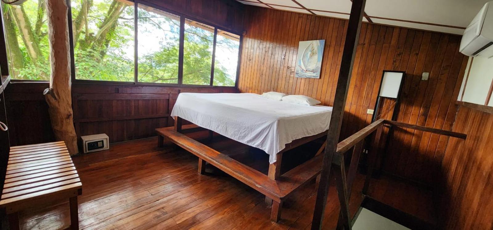 Hostel Plinio Manuel Antonio Bagian luar foto