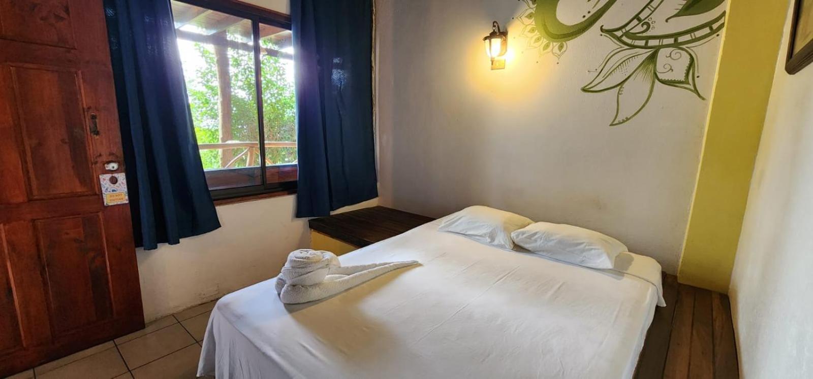 Hostel Plinio Manuel Antonio Bagian luar foto